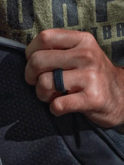 Men's Crosshatch Q2X™ Silicone Ring -Silicone Jewelry & Accessories Crosshatch.Lifestyle2 73890a83 7911 46a2 8e4e 57e7cd5e0c4d