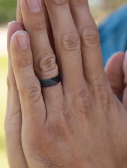 Duo Men's Modern Silicone Ring -Silicone Jewelry & Accessories Duo.Lifestyle2 1 3b44d9a0 63ee 4f31 b22d 3745c81304e0