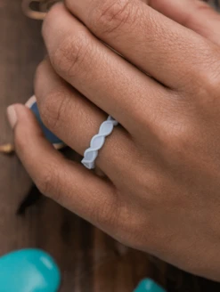 Women's Eternity Silicone Ring -Silicone Jewelry & Accessories Eternity.Lifestyle2 bc389f4a 66a4 41bb 9b1d 959b6cf5ac6a