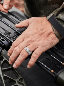 Men's Topographic Silicone Ring -Silicone Jewelry & Accessories Eva.Strata.Wide .Topographic.Lifestyle1