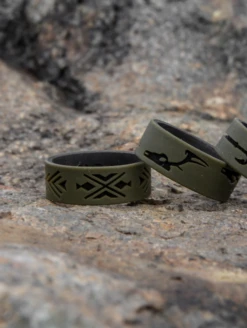 Men's Strata Arrowhead And Fish Silicone Ring -Silicone Jewelry & Accessories Mens strata oliveblack arrowheadfish lifestyle2