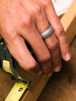 Men's Metallic Classic Silicone Ring -Silicone Jewelry & Accessories Mens.Classic.Metallic.Silver.Lifestyle.1