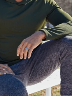 Men's Polished Step Edge Silicone Ring -Silicone Jewelry & Accessories Metallic.PolishedStepEdge.Lifestyle1