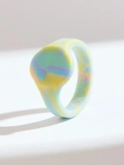Women’s Tie Dye Signet Silicone Ring -Silicone Jewelry & Accessories QALO MENSIGNETRING RainbowCloud Lifestyle 01