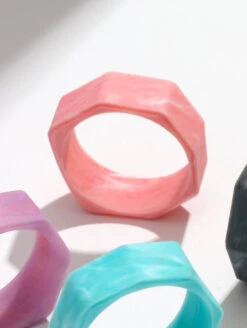 Women’s Natural Stone Lake Silicone Ring -Silicone Jewelry & Accessories QALO NaturalStone Lake RoseQuartz Lifestyle 01