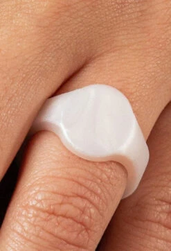 Men's Signet Silicone Ring -Silicone Jewelry & Accessories QALO Signet Pearl Hover 96b1696b 981f 4fef 85d1 7d6f24990fd3