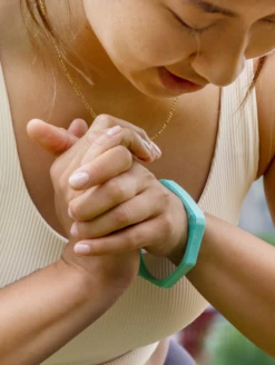 Women's Natural Stone Lake Bracelet -Silicone Jewelry & Accessories QLO NaturalStone LakeBracelet.Turquoise Lifestyle 01