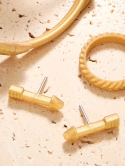 Eva Shockey Arrow Earrings -Silicone Jewelry & Accessories QLO.Eva3 .2024.Gold .ArrowEarrings.Women Lifestyle 02