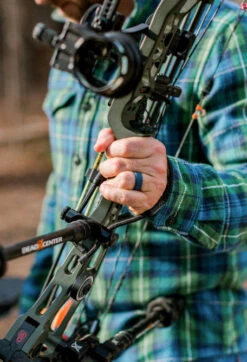 Men's Eva Shockey Polished Step Edge Silicone Ring -Silicone Jewelry & Accessories QLO.Eva .Shockey.3.23.Web .PDP .Lifestyle.Mens .Step .Edge .Blue .Ridge .Hover .1