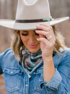 Women's Eva Shockey Twist Stackable Silicone Ring -Silicone Jewelry & Accessories QLO.Eva .Shockey.3.23.Web .PDP .Lifestyle.Womens.Twist .Stackable.Sand .1