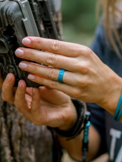 Women's Eva Shockey Antler Silicone Ring -Silicone Jewelry & Accessories QLO.Eva .Shockey.4.0.2023.PDP .Womens.Antler.Peacock.3