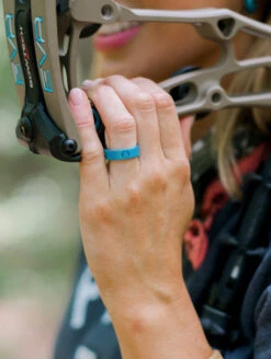 Women's Eva Shockey Antler Silicone Ring -Silicone Jewelry & Accessories QLO.Eva .Shockey.4.0.2023.PDP .Womens.Antler.Peacock.4