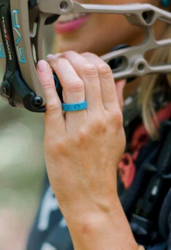 Women's Eva Shockey Antler Silicone Ring -Silicone Jewelry & Accessories QLO.Eva .Shockey.4.0.2023.PDP .Womens.Antler.Peacock.4.Hover