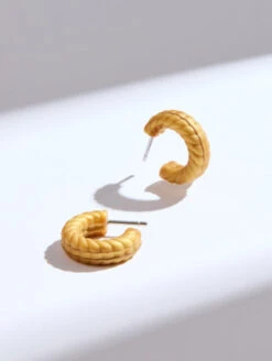 Women's Eva Shockey Lariat Earrings -Silicone Jewelry & Accessories QLO.Eva .Shockey.4.0.2023.PDP .Womens.Lariat.Ring .Gold .4