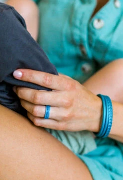 Women's Eva Shockey Smoky Mountains Silicone Ring -Silicone Jewelry & Accessories QLO.Eva .Shockey.4.0.2023.PDP .Womens.Mountain.Ring .Peacock.4.Hover