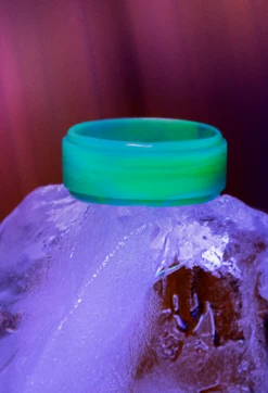 Men's Aurora Polished Step Edge Silicone Ring -Silicone Jewelry & Accessories QLO.MensModern NorthernLights.Blue .Hover