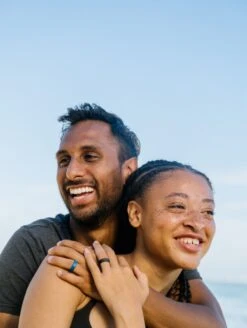 QALO Conscious Women's Modern Ring -Silicone Jewelry & Accessories QLO.Pela .Women sModern.Black .Lifestyle3