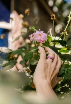 QALO Conscious Women's Modern Ring -Silicone Jewelry & Accessories QLO.Pela .Women sModern.Cassis.Hover