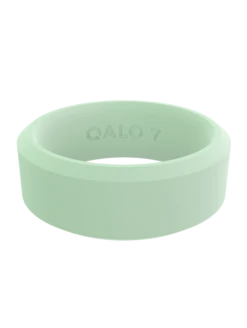 QALO Conscious Women's Modern Ring -Silicone Jewelry & Accessories QLO.Pela .Women sModern.SageGreen.Angle
