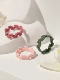 Women's Vine Silicone Ring -Silicone Jewelry & Accessories QLO.WomensVine.Sage .Lifestyle2