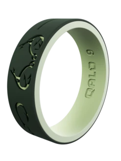 Women's Realtree Clinch Knot Silicone Ring -Silicone Jewelry & Accessories Strata.Narrow.Realtree.EvergreenMoss.ClinchKnot.Angle