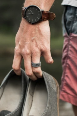 Men's Strata Arrow Silicone Ring -Silicone Jewelry & Accessories StrataPattern.Wide .Hover 9feb11cc f700 4d36 8ce7 06fc4c1c3923