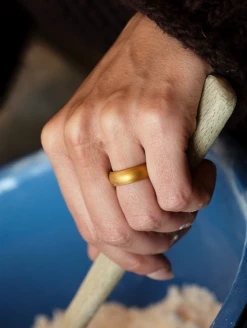 Women's Metallic Classic Silicone Ring -Silicone Jewelry & Accessories Womens.Classic.Metallic.Gold .Lifestyle.1