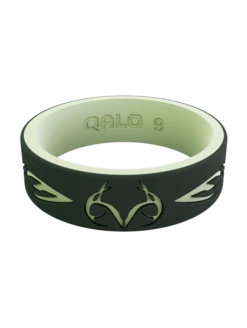 Women's Realtree Tail Feather Silicone Ring -Silicone Jewelry & Accessories Womens.RealTree.TailFeather.PineGreenMoss.Front